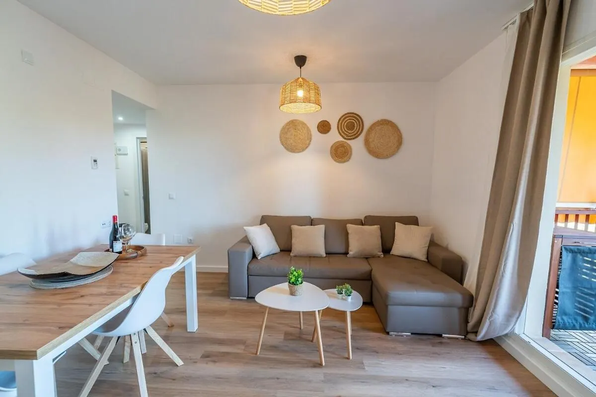 Casa Vela, Golf, Beach ,Pool, Wifi, Ac, Superb View ! Benalmádena